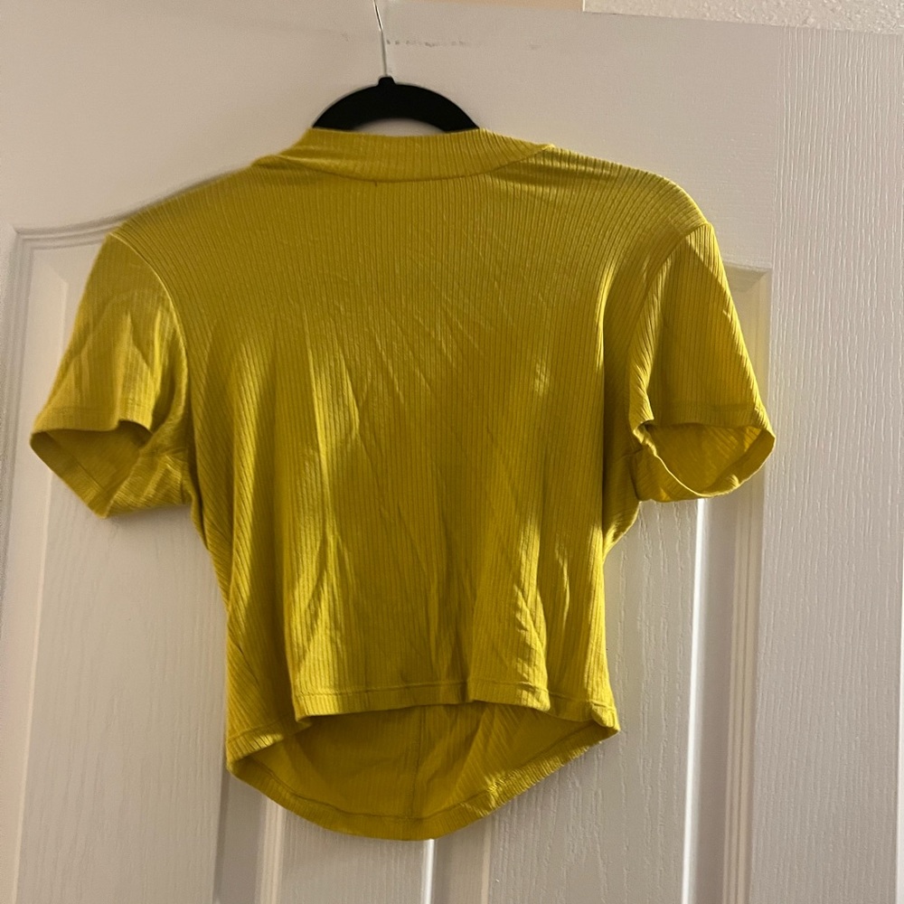 Aritzia T-Shirt